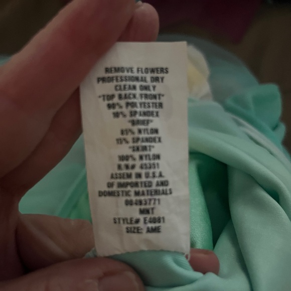 Like new Adult medium ballet costume and barette - Picture 6 of 16